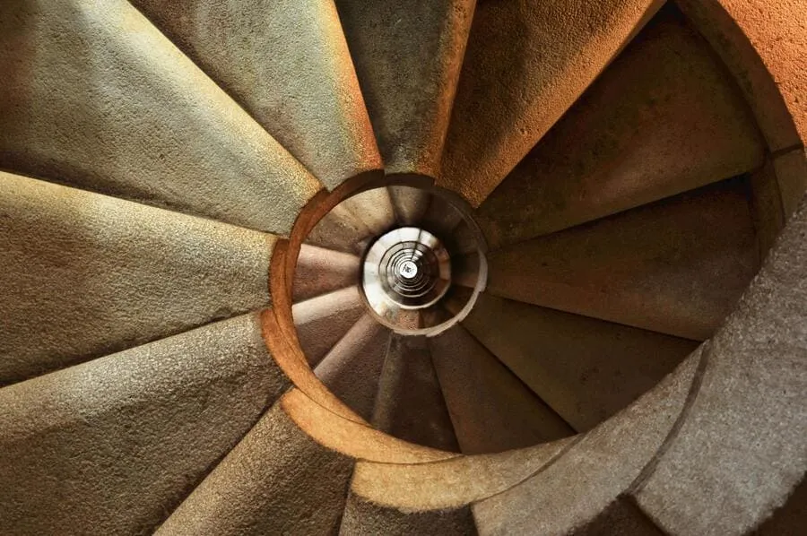 diseno-escalera-caracol-pìedra